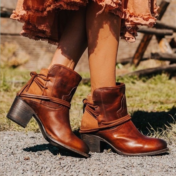 Freebird by Steven Shoes - Freebird by Steven Brown Distressed Casey Leather Ankle Boot in Cognac Size 6